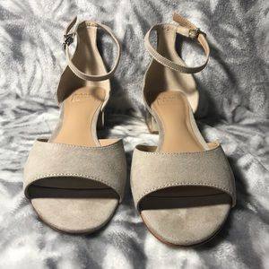 Kaari Blue Tan Low block heels.